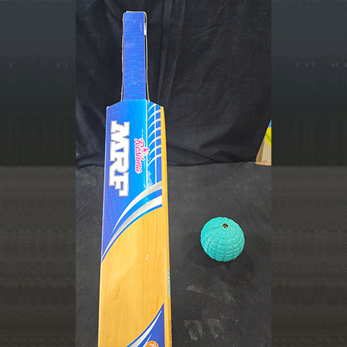 CRICKET BAT & BALL